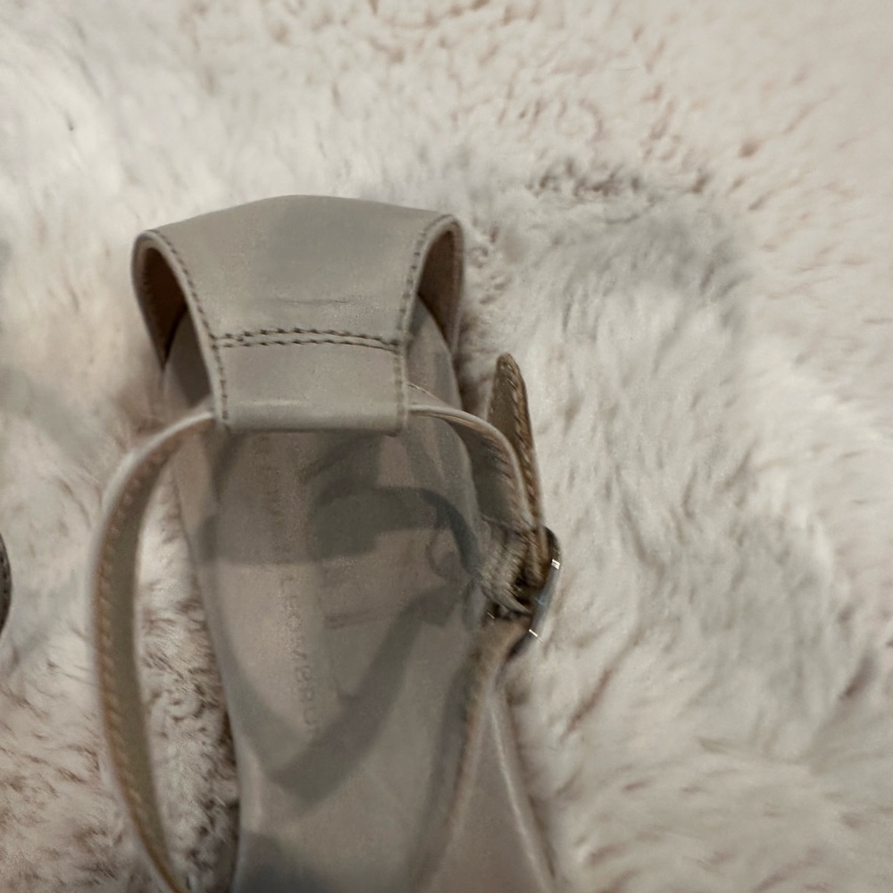 Attilio Giusti Leombruni Gray Floral Sandals - Picture 4 of 6